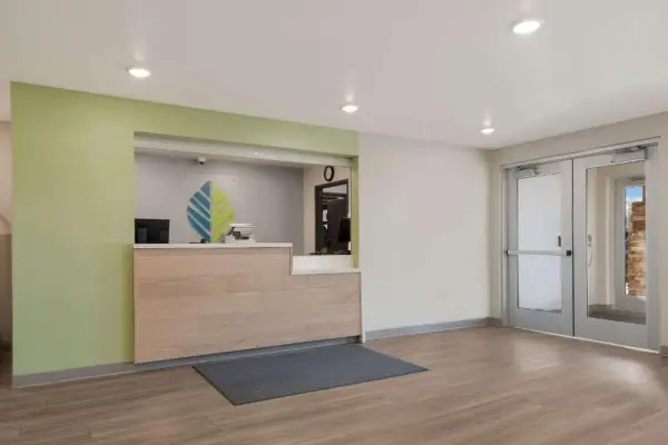 WoodSpring Suites Phoenix-Deer Valley 5
