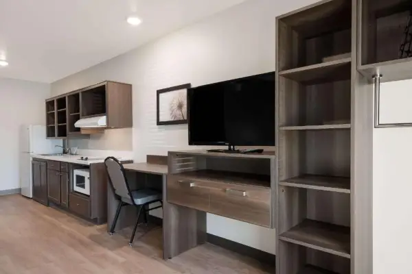 WoodSpring Suites Phoenix-Deer Valley 8